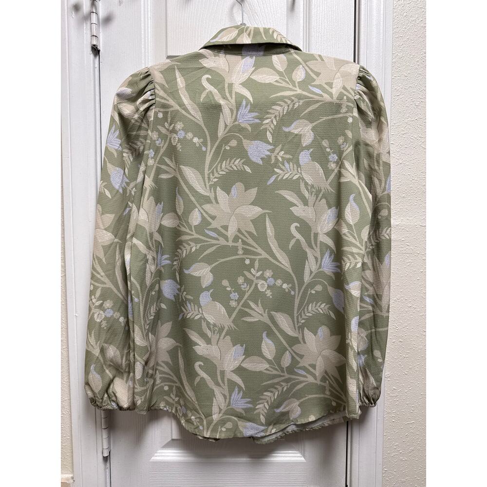 TuckerNuck Sage Green Floral Puff Long Sleeve Button Down Blouse Size Small - Picture 3 of 5